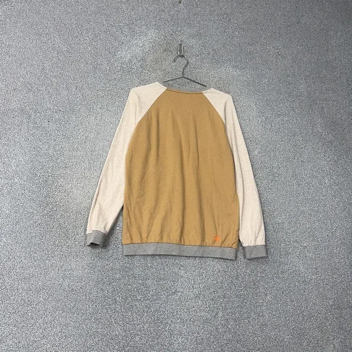 오프로드 베이지 멀티컬러 맨투맨 90 상품이미지2