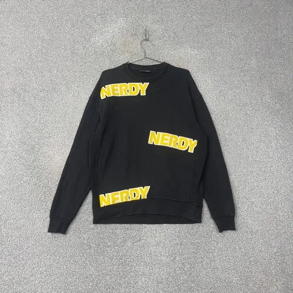 널디 빈티지 멀티로고 블랙 오버핏 맨투맨 S 상품이미지1