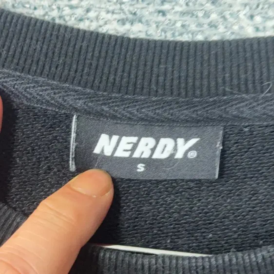 널디 빈티지 멀티로고 블랙 오버핏 맨투맨 S 상품이미지3