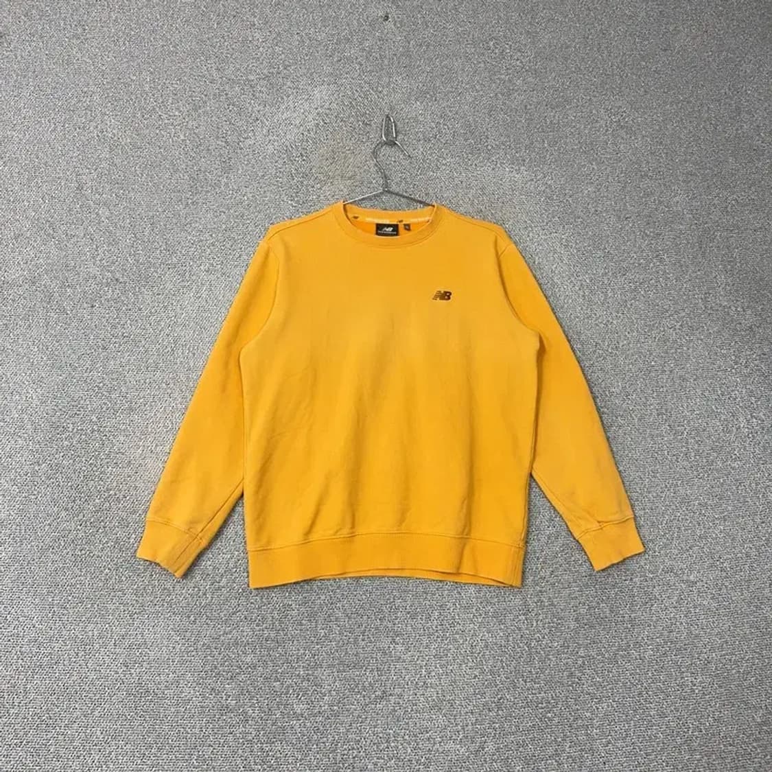 뉴발란스 옐로우 캐주얼 로고 맨투맨 M 상품이미지1