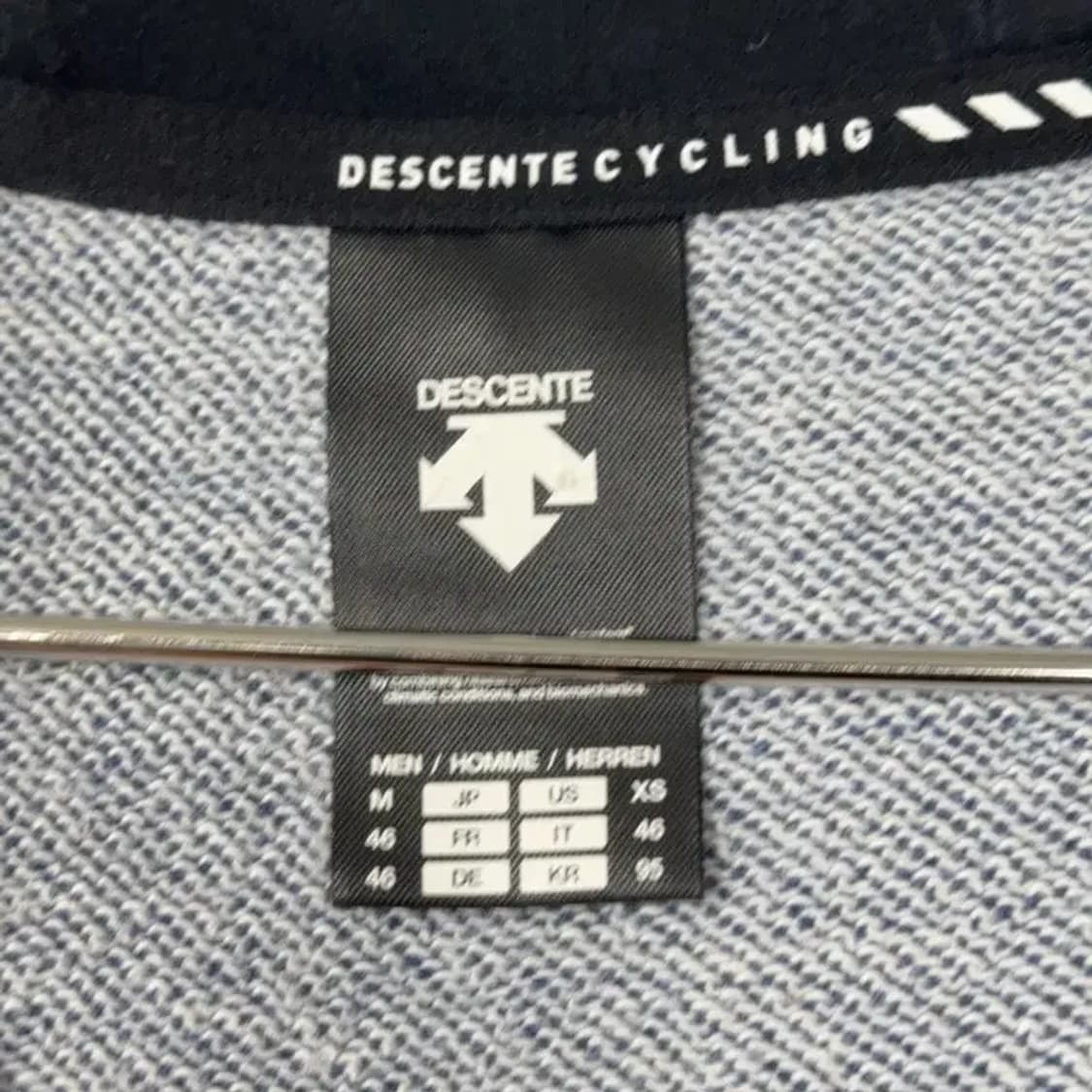 데상트 로고 퀄팅 포켓 기능성 후드집업 95 상품이미지3