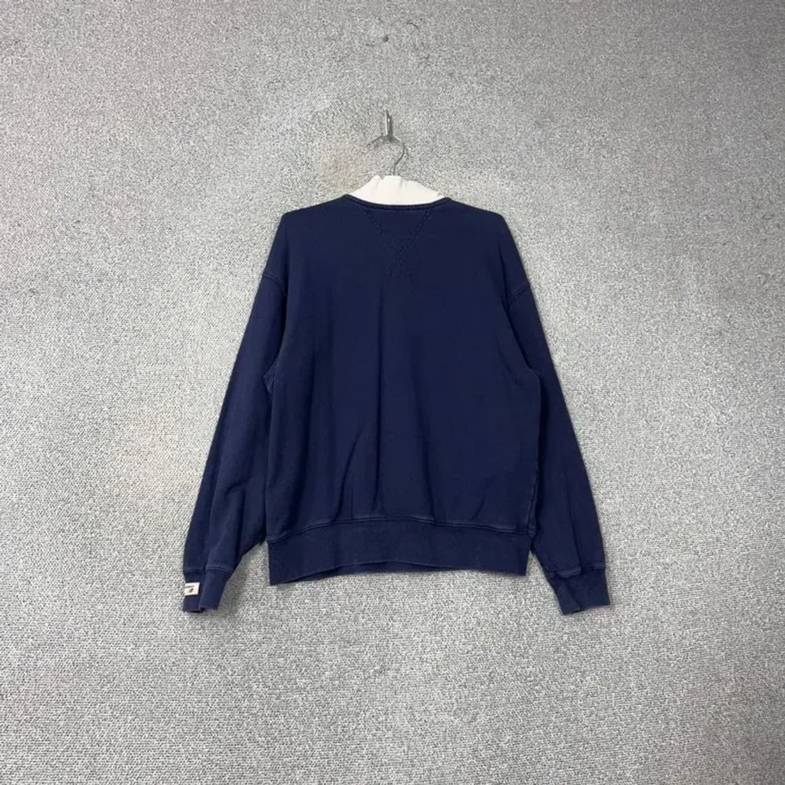 뉴발란스 반집업 네이비 맨투맨 M 상품이미지2