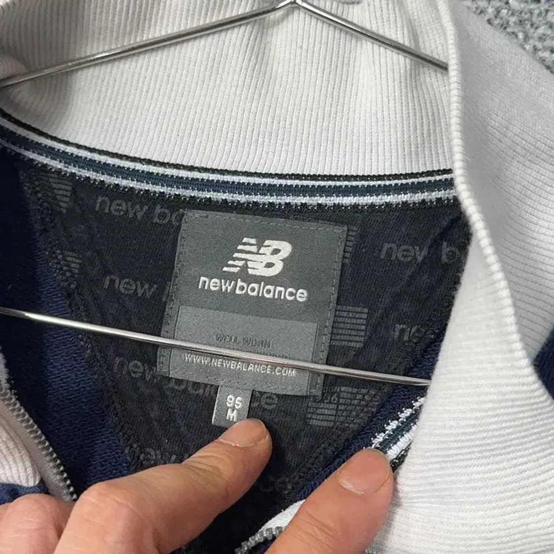 뉴발란스 반집업 네이비 맨투맨 M 상품이미지3
