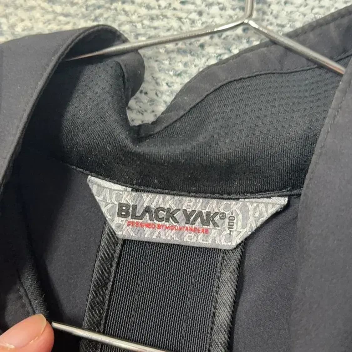 블랙야크 등산 블랙 집업 져지 100 상품이미지3