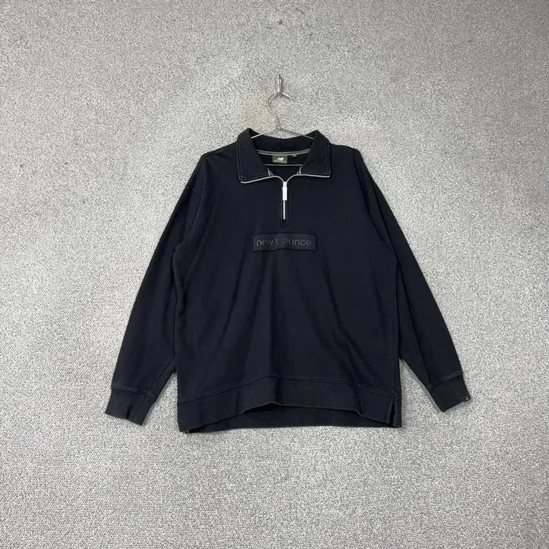 뉴발란스 로고 블랙 반집업 스웻 맨투맨 L 상품이미지1