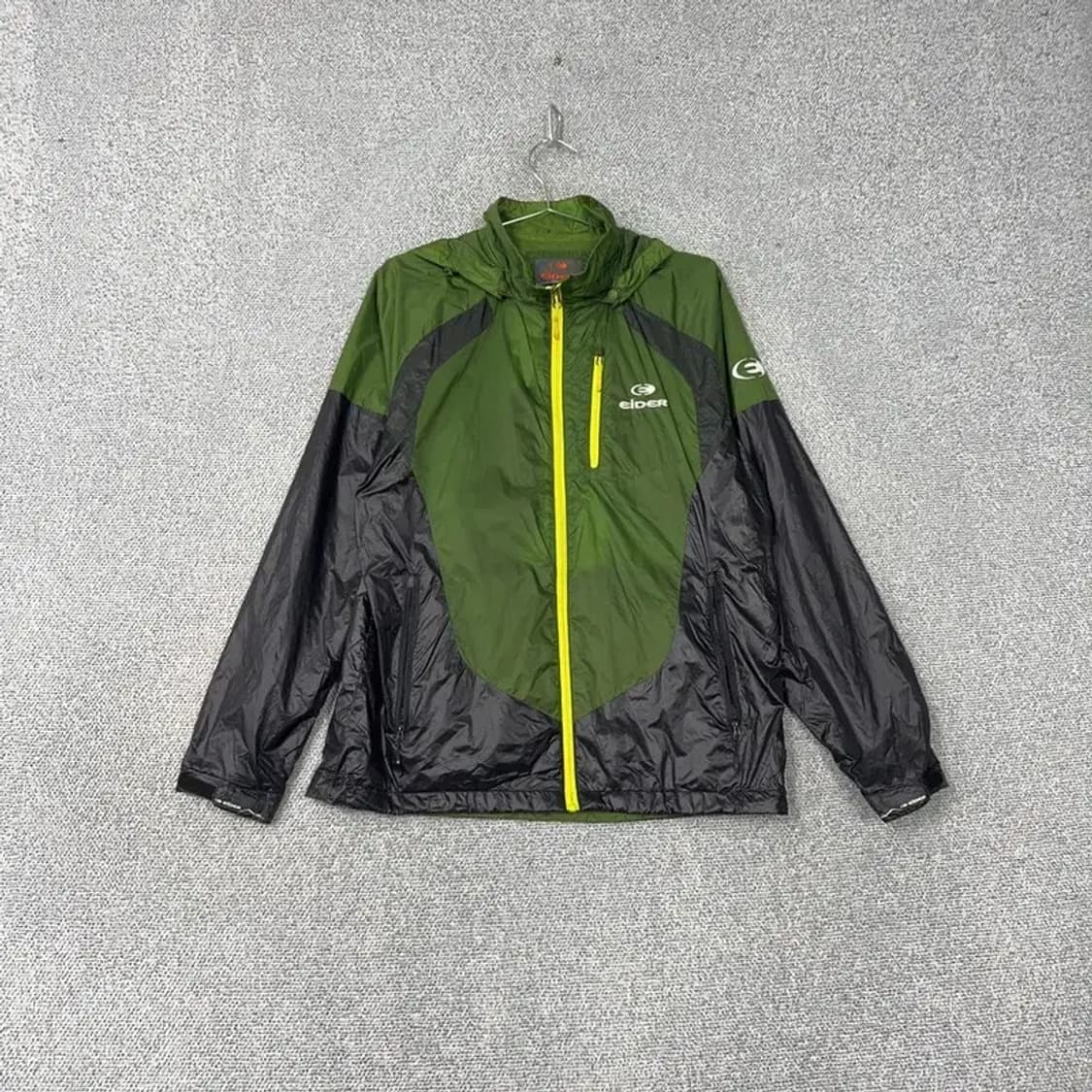 아이더 남성 로고 그린 투톤 기능성 운동 등산 바람막이 100 상품이미지1