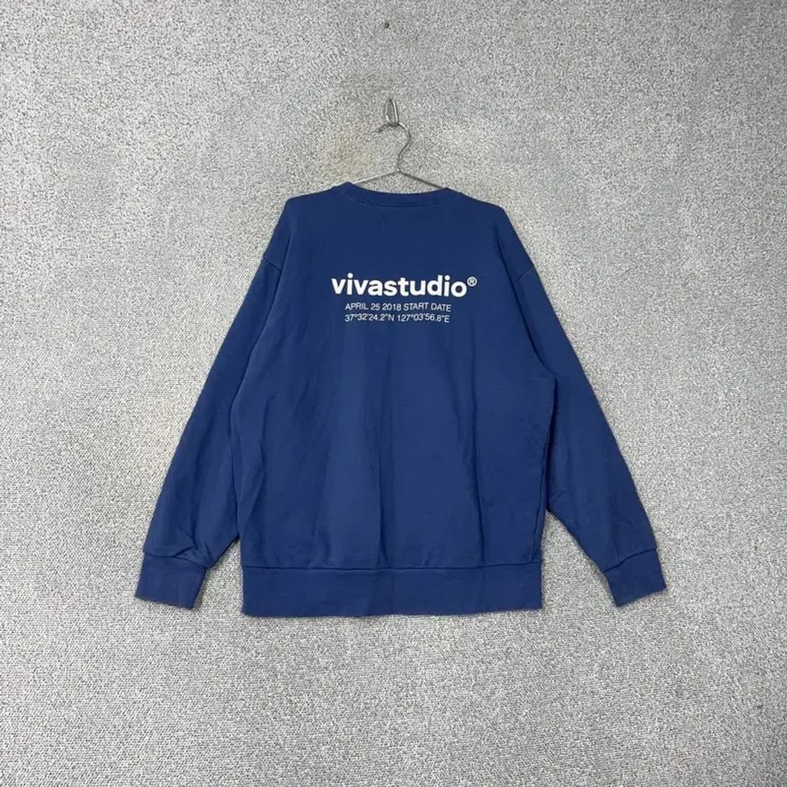 비바스튜디오 로고 프린팅 네이비 맨투맨 XL 상품이미지2