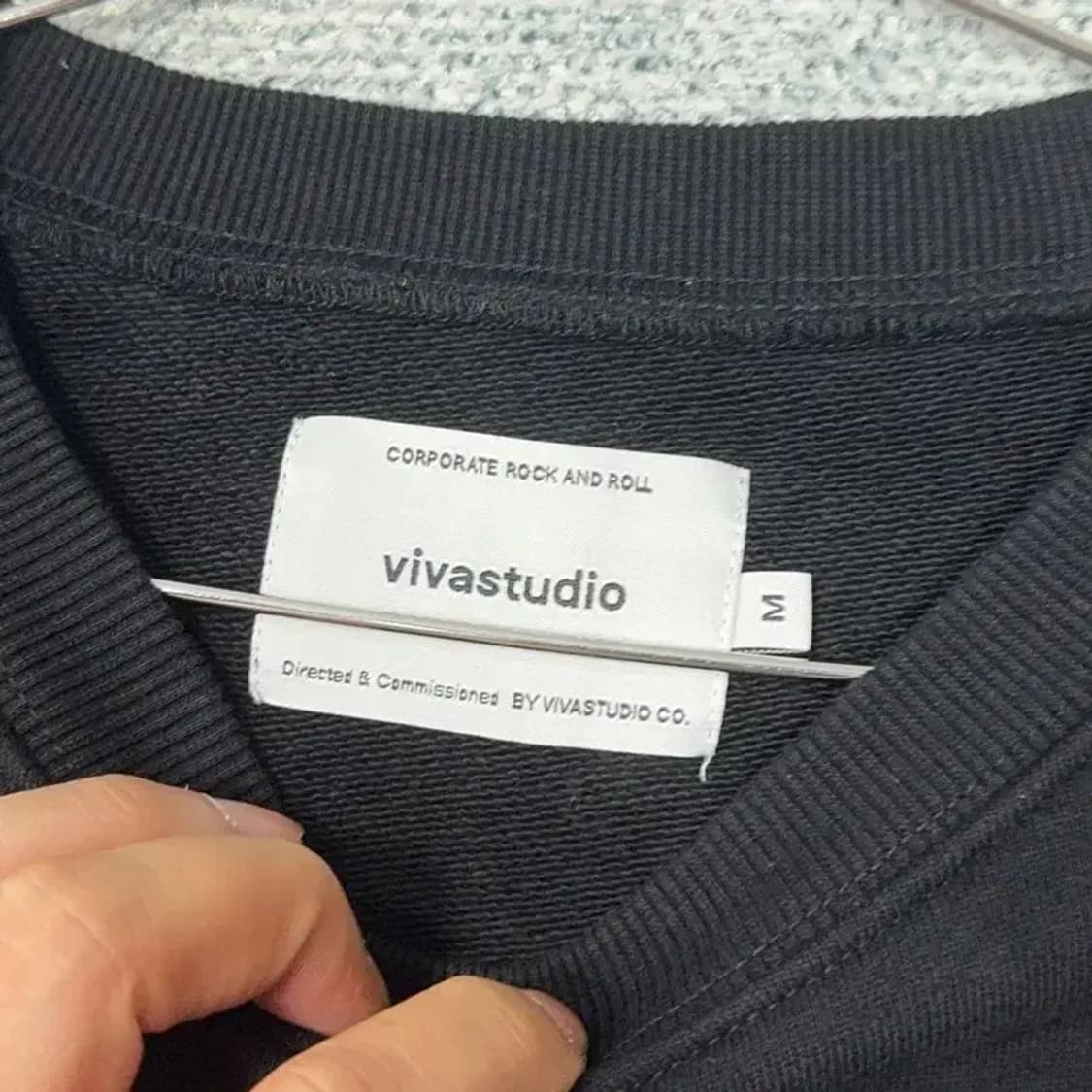 비바스튜디오 블랙 스펠 로고 캐주얼 맨투맨 M 상품이미지3