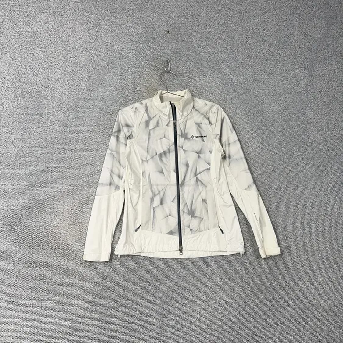 네파 아이젠버그 로고 패턴 여성 기능성 운동 등산 바람막이 90 상품이미지1