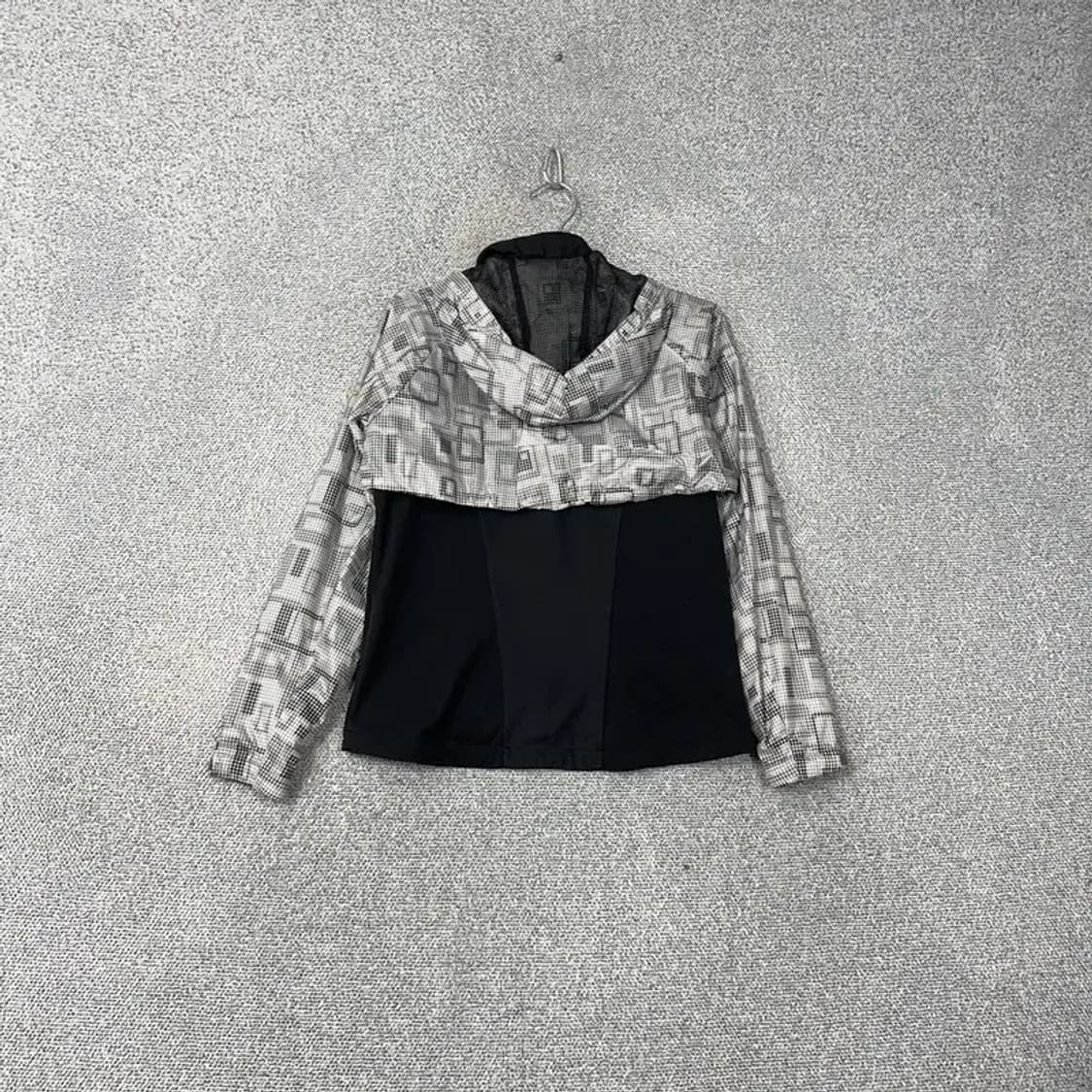 콜롬비아 티타늄 로고 패턴 기능성 등산 운동 바람막이 M 상품이미지2