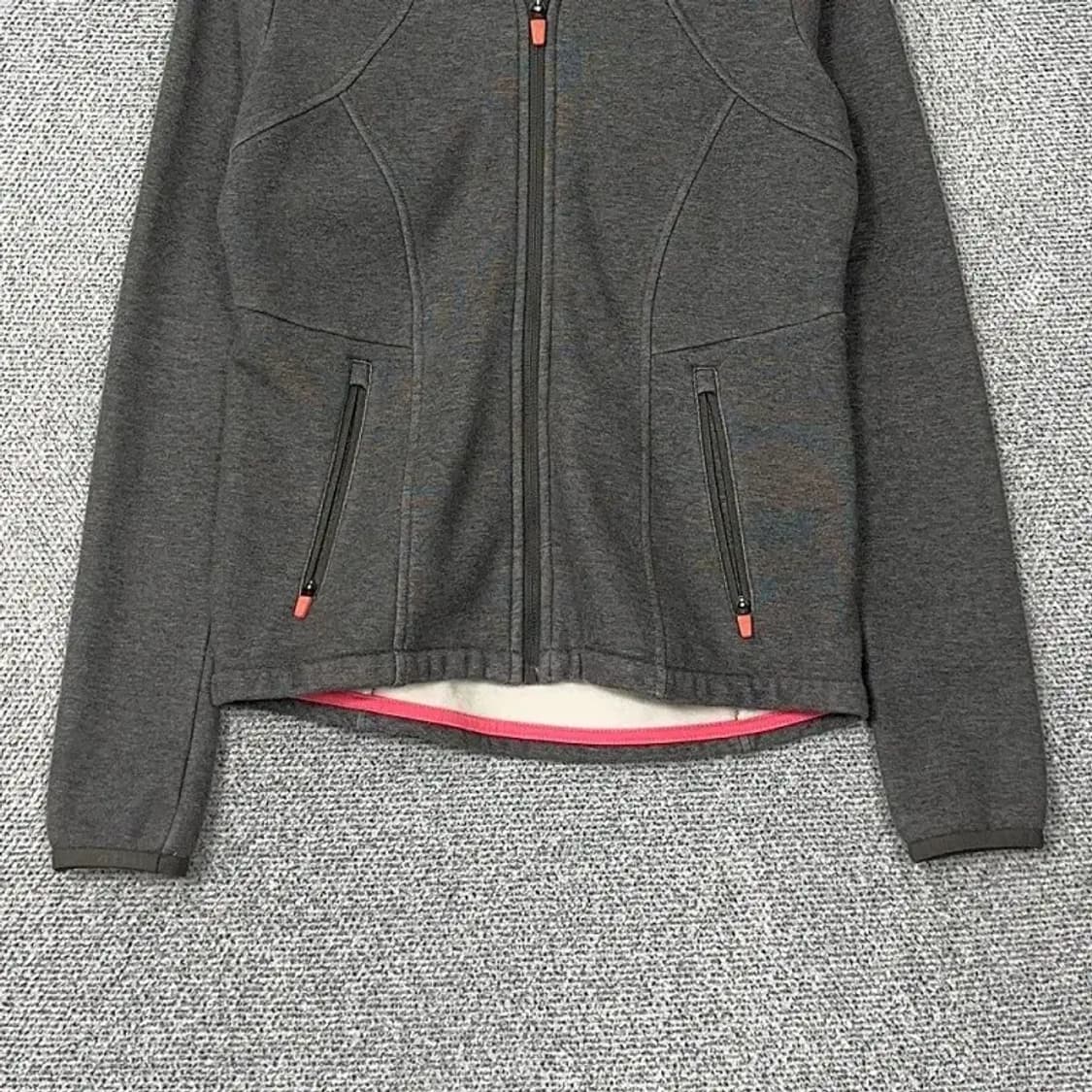 데상트 로고 딥그레이 기능성 후드집업 M 상품이미지4