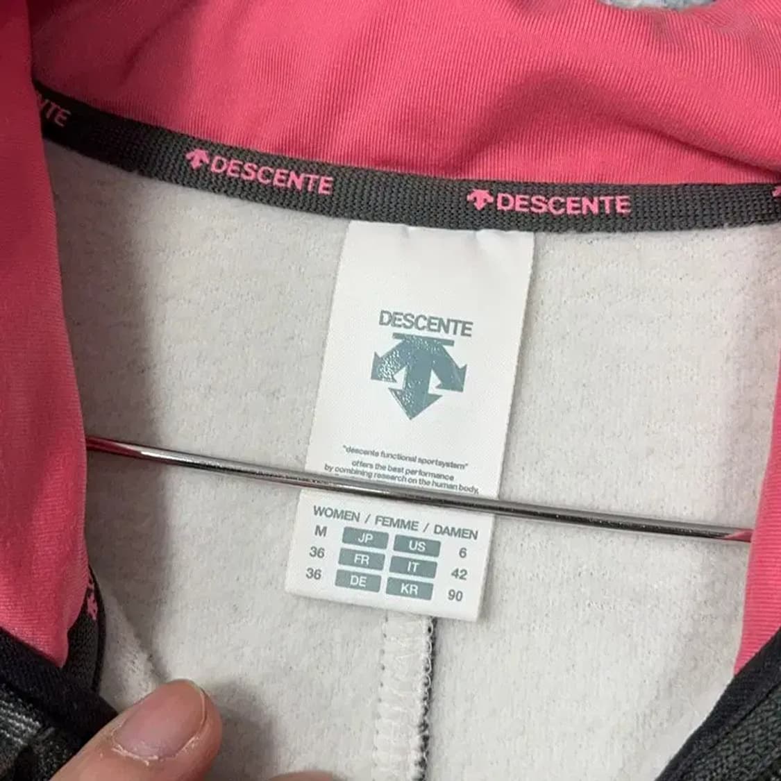 데상트 로고 딥그레이 기능성 후드집업 M 상품이미지5