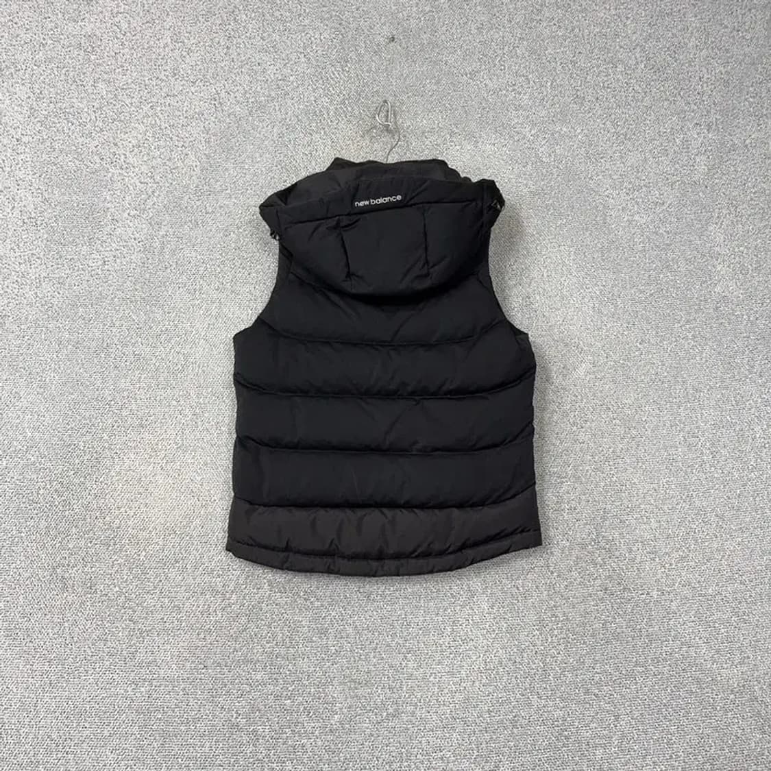 뉴발란스 블랙 패딩 조끼 M 상품이미지2