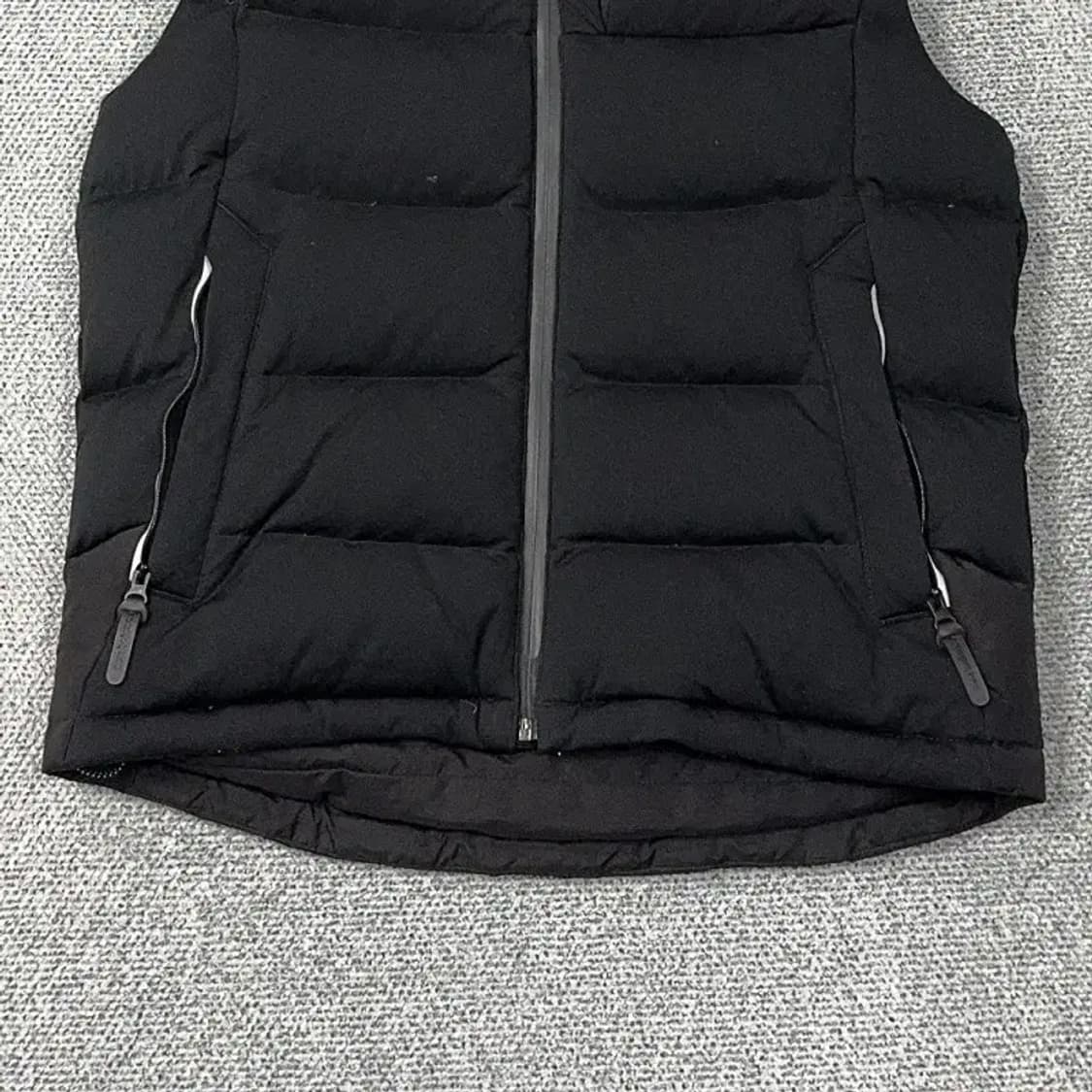 뉴발란스 블랙 패딩 조끼 M 상품이미지4