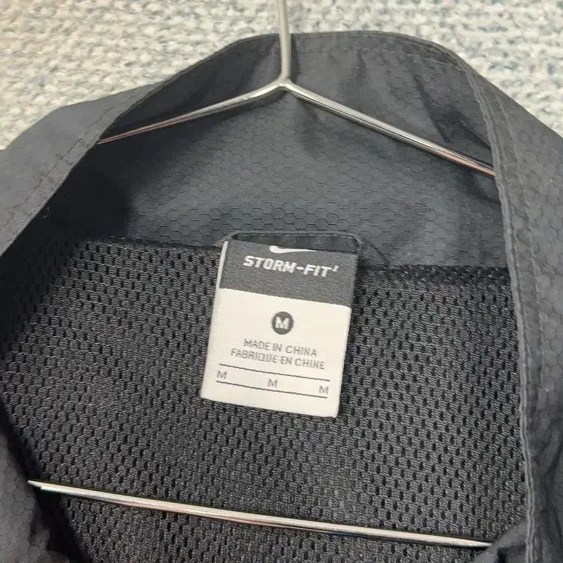 나이키 스톰핏 T90 바람막이 M 상품이미지3