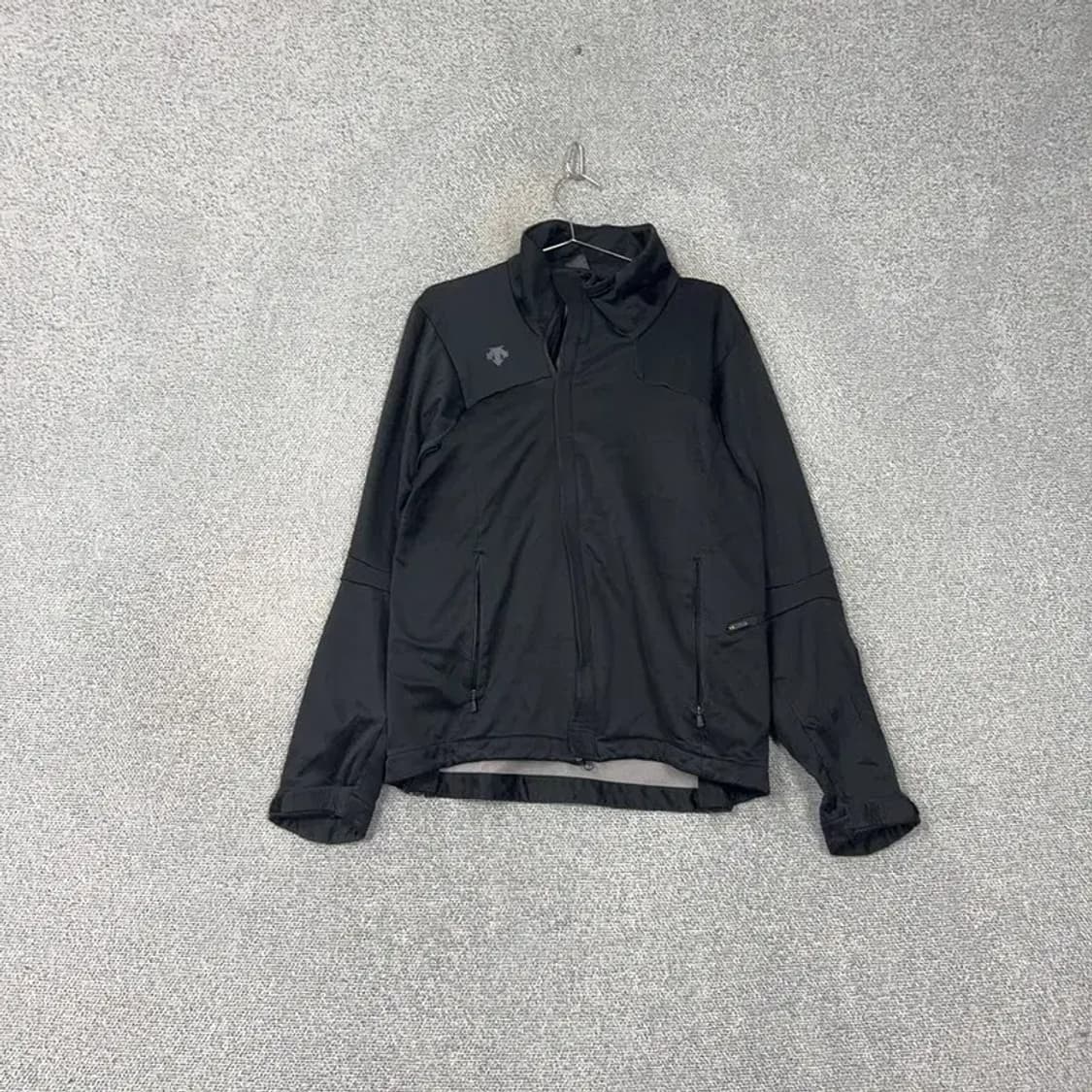 데상트 로고 올블랙 기능성 집업 자켓 XL 상품이미지1