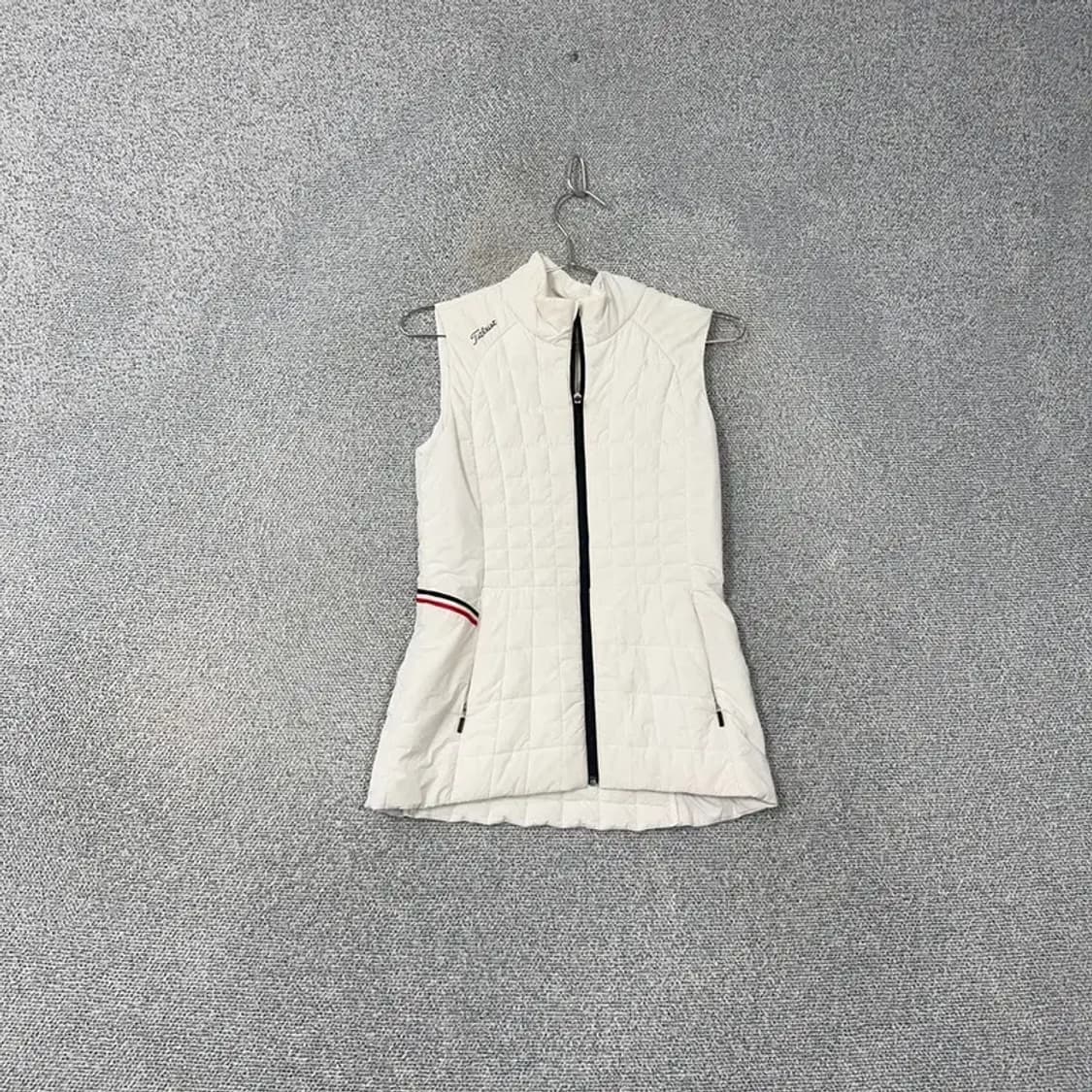 타이틀리스트 여성 골프 경량 패딩 조끼 S 상품이미지1