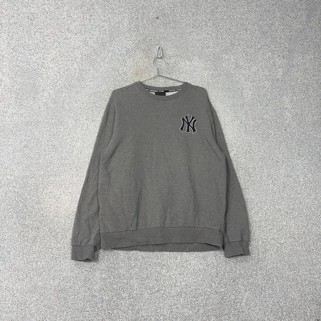 MLB 뉴욕양키즈 그레이 맨투맨 100 상품이미지1