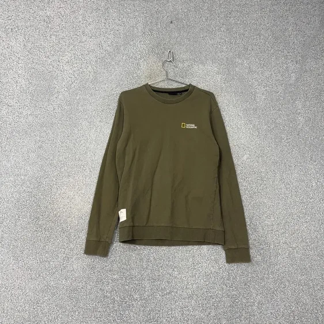 내셔널지오그래픽 로고 카키 맨투맨 M 상품이미지1