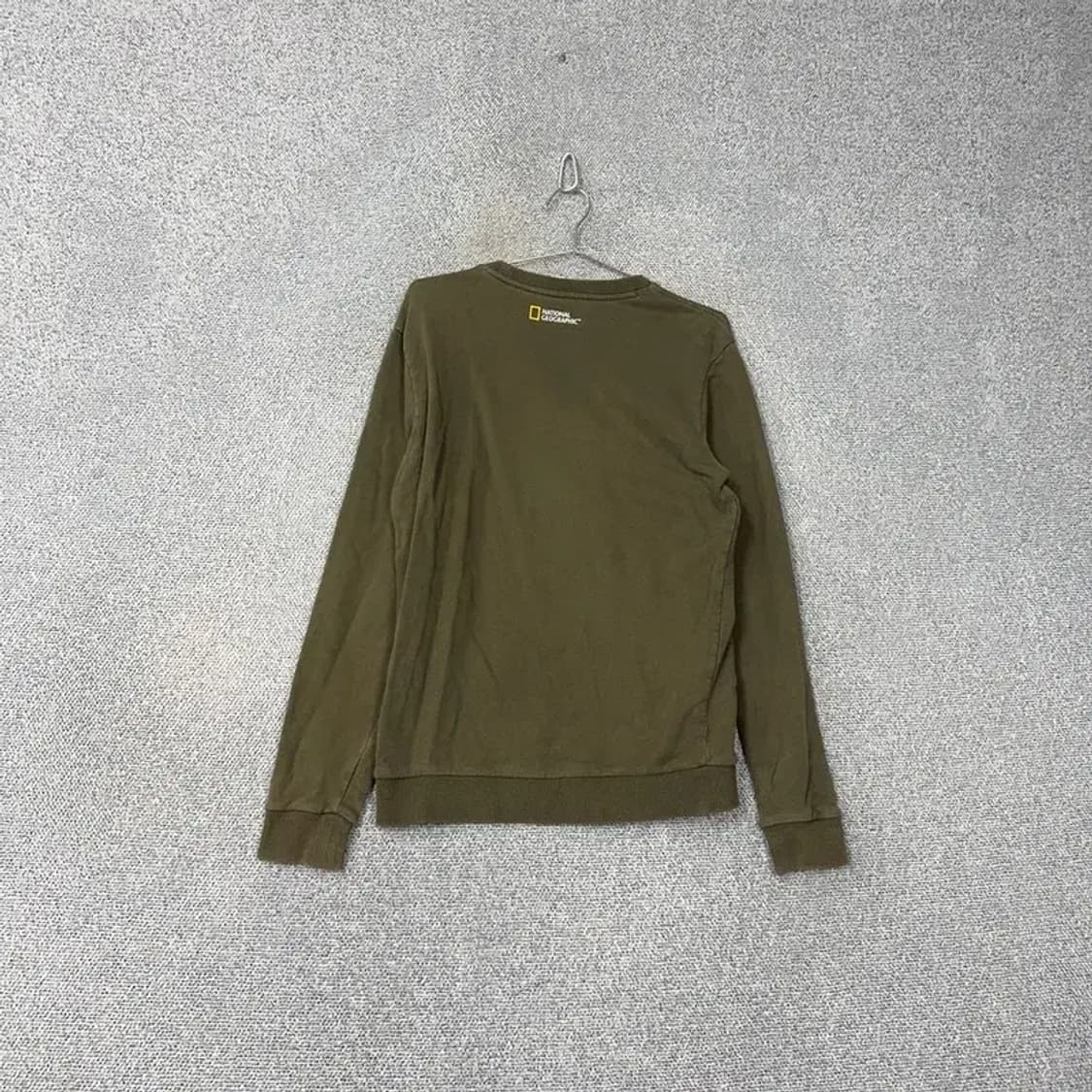 내셔널지오그래픽 로고 카키 맨투맨 M 상품이미지2