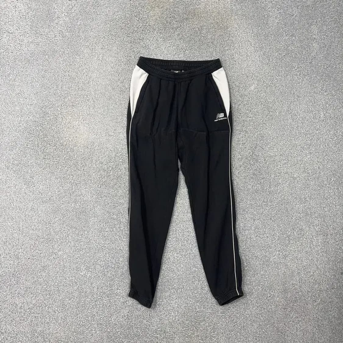 뉴발란스 블랙 로고 기능성 트레이닝 팬츠 M 상품이미지1