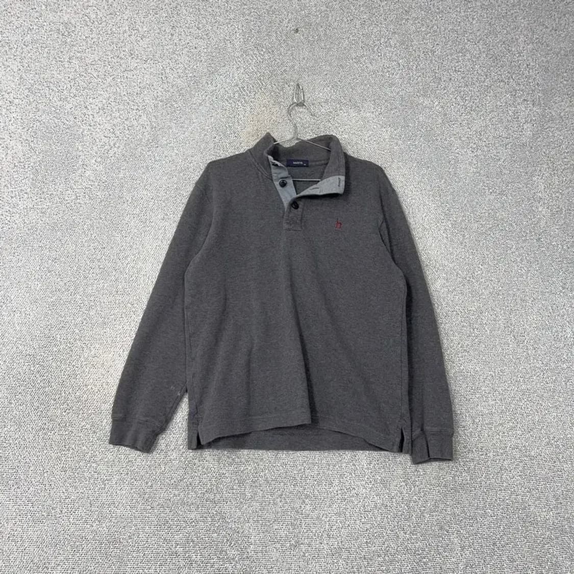 해지스 그레이 버튼 니트 105 상품이미지1