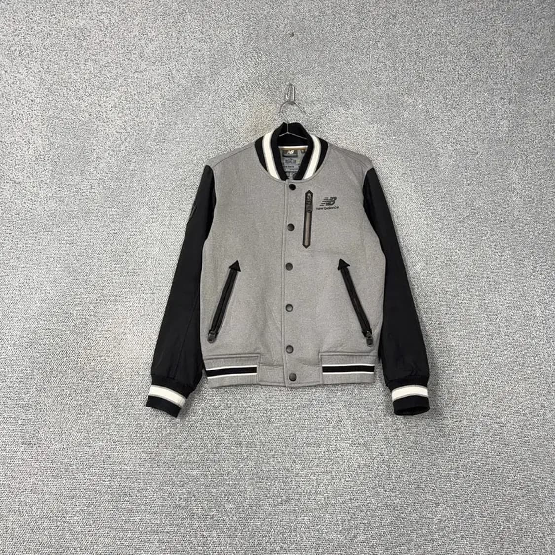 뉴발란스 라이트 그레이 로고 단가라 캐주얼 스타디움 자켓 S 상품이미지1