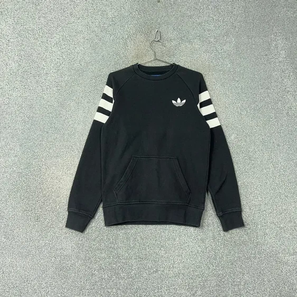 아디다스 로고 블랙 맨투맨 90 상품이미지1