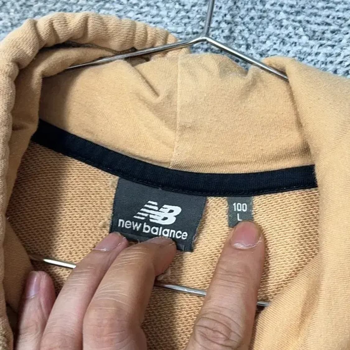 뉴발란스 로고 프린팅 베이지 후드티 L 상품이미지3