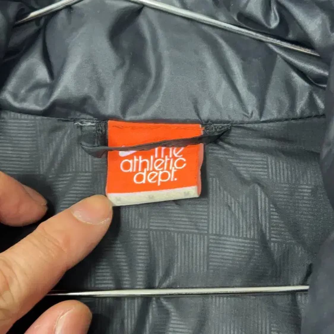 나이키 스우시 올블랙 패딩 M 상품이미지5