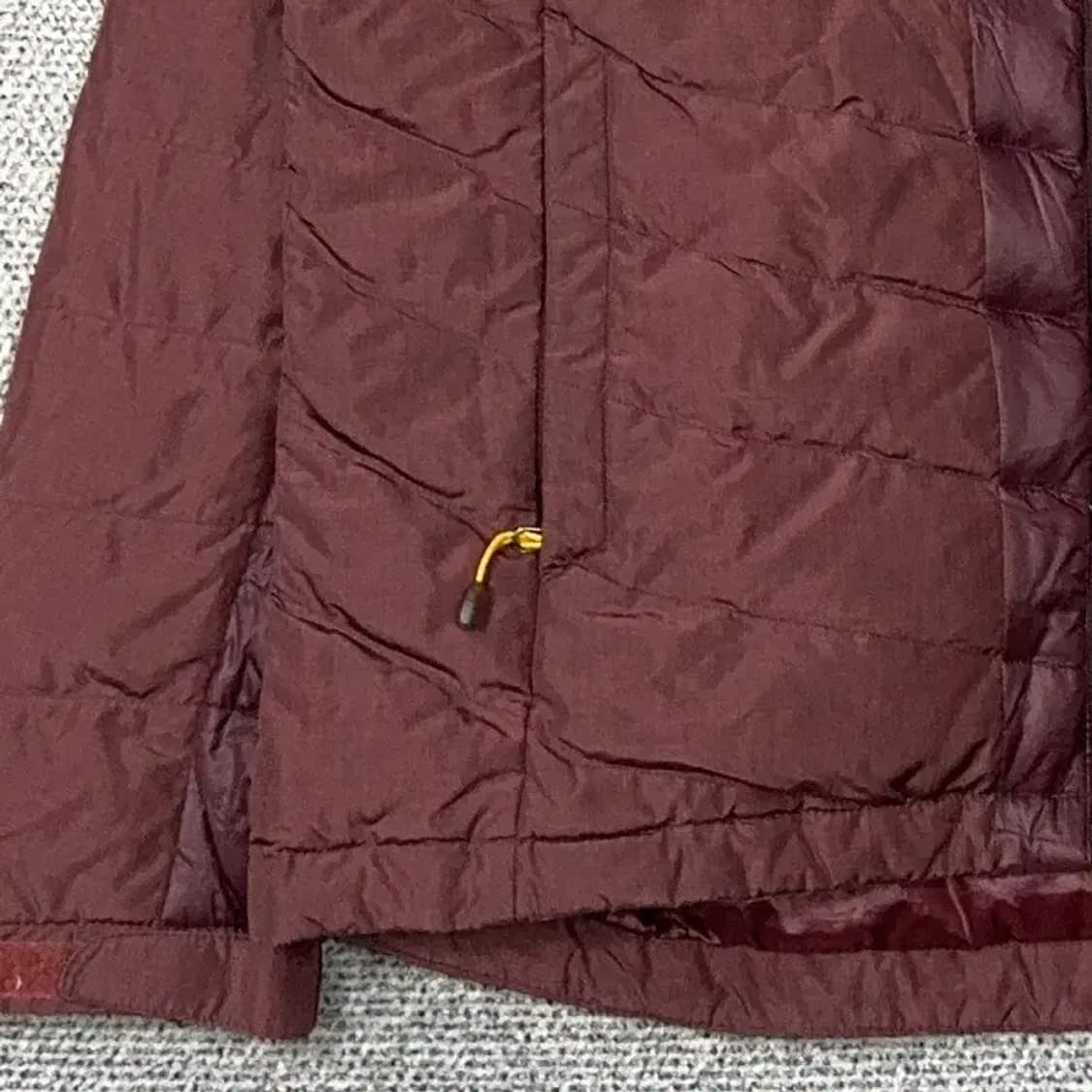 밀레 캐주얼 버건디 로고 덕다운 경량 패딩 점퍼 100 상품이미지3
