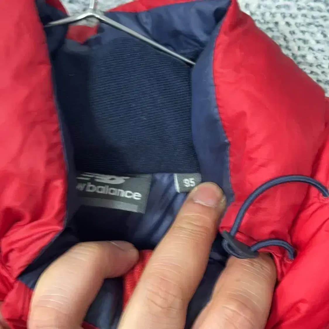 뉴발란스 로고 레드 패딩 95 상품이미지3