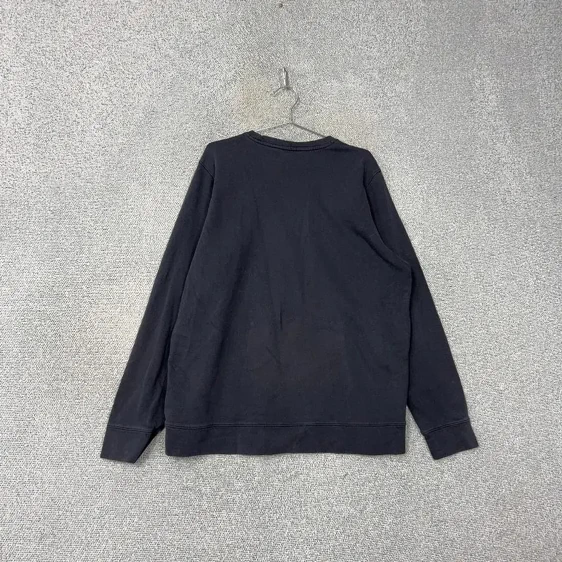 언더아머 로고 포켓 블랙 맨투맨 XL 상품이미지2