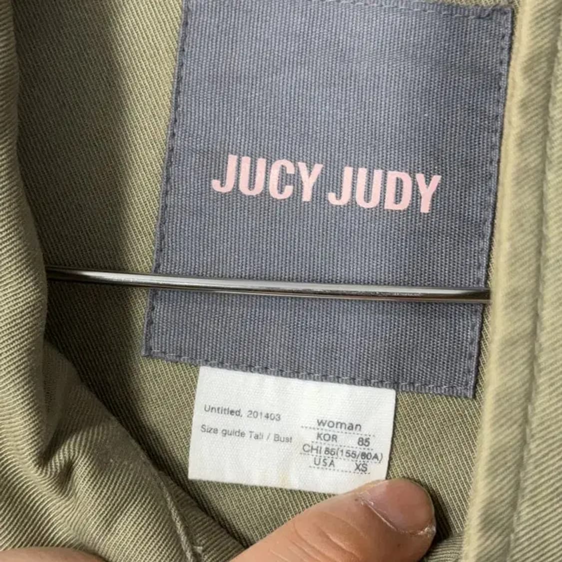 쥬씨쥬디 패치 프린팅 빈티지 여성 카키 야상 코트 85 상품이미지5