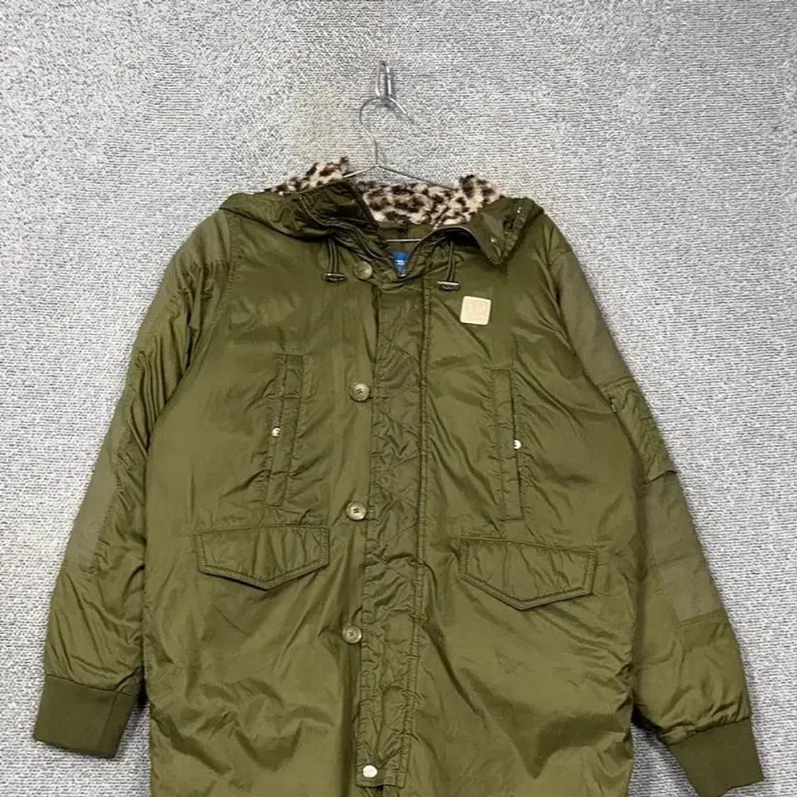 아디다스 패치로고 카키 롱 패딩 95 상품이미지3