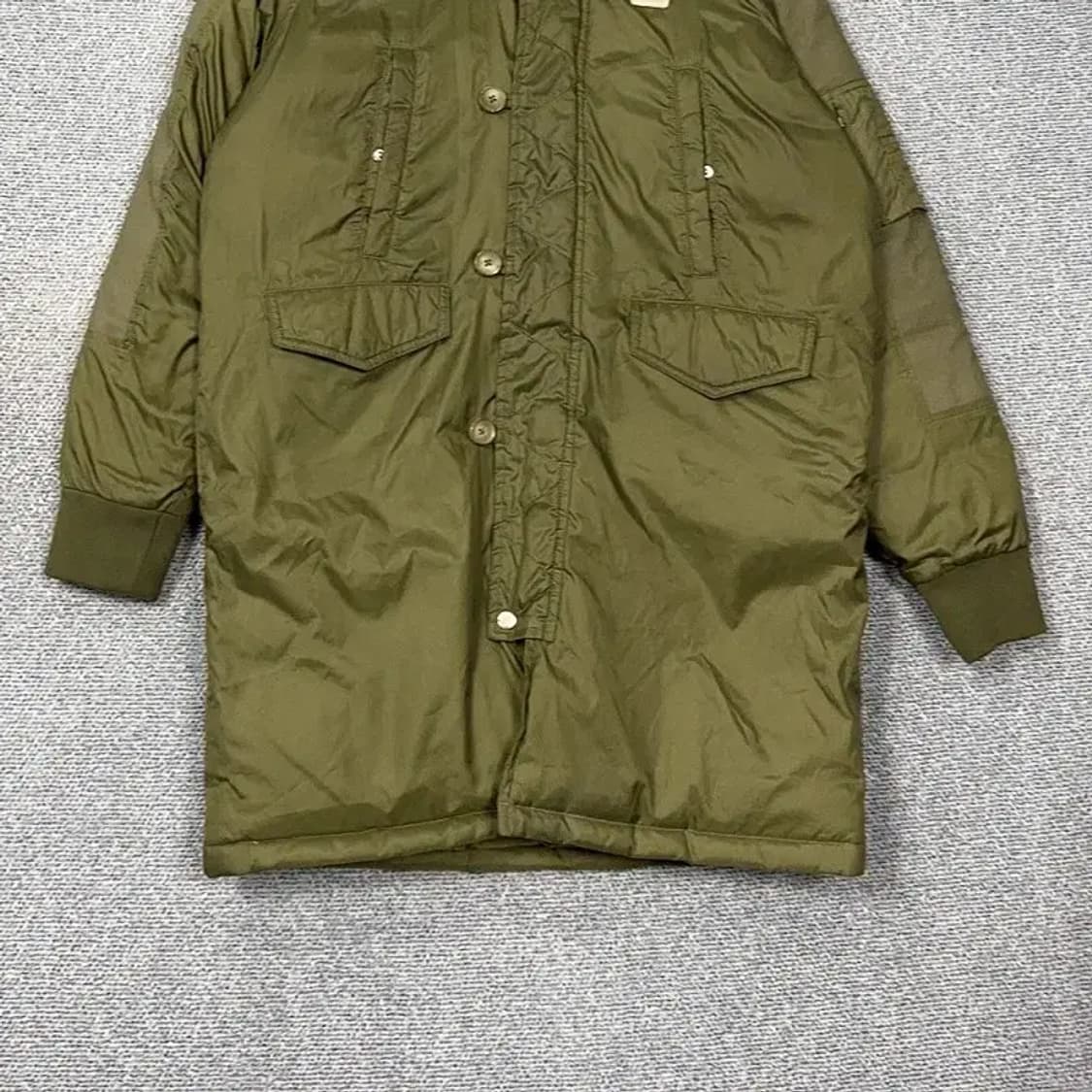 아디다스 패치로고 카키 롱 패딩 95 상품이미지4