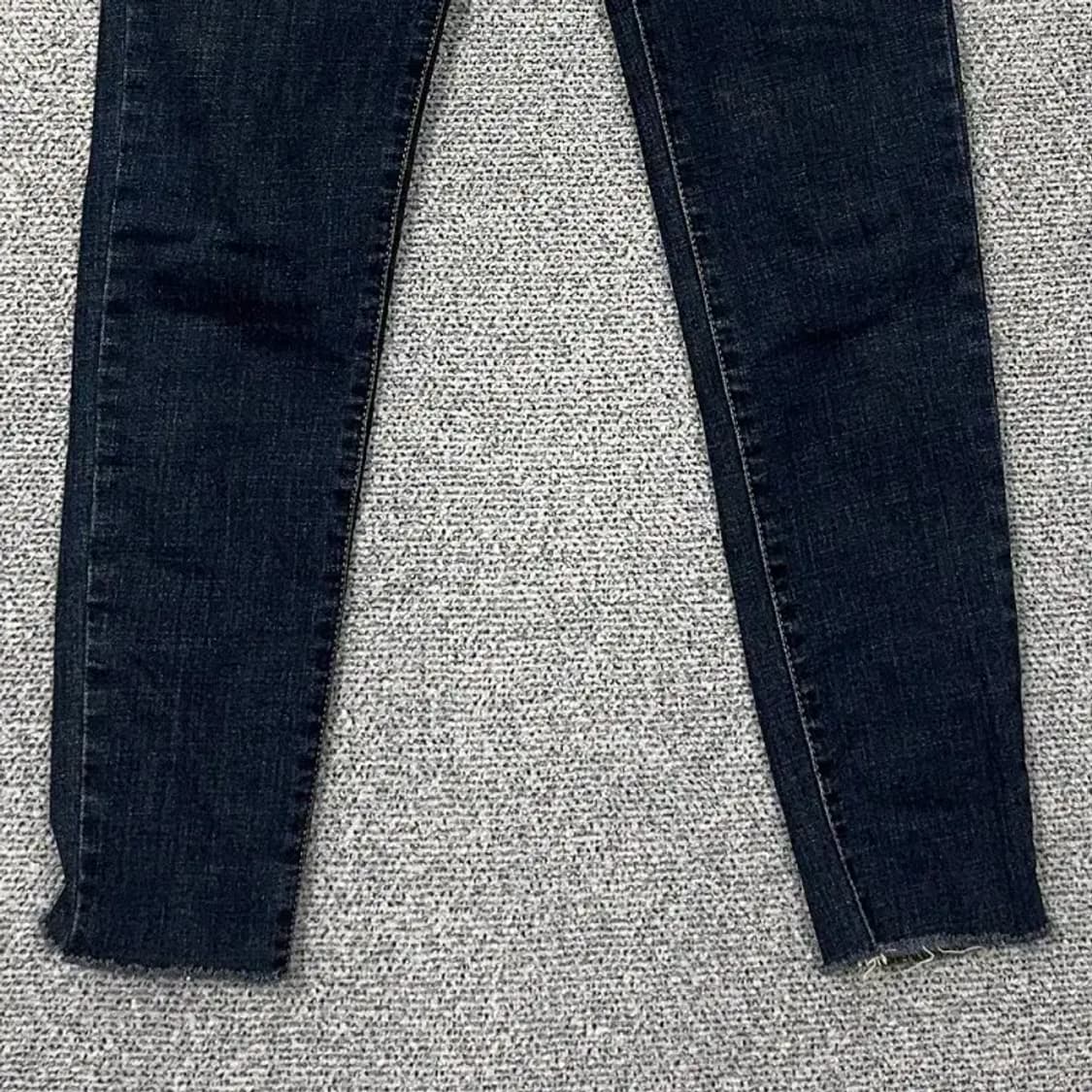 게스 삼각로고 중청 청바지 27 상품이미지4