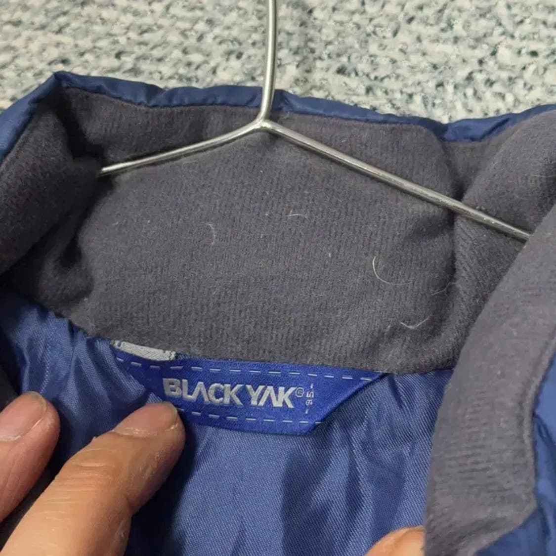 블랙야크 네이비 로고 덕다운 경량 패딩 95 상품이미지3