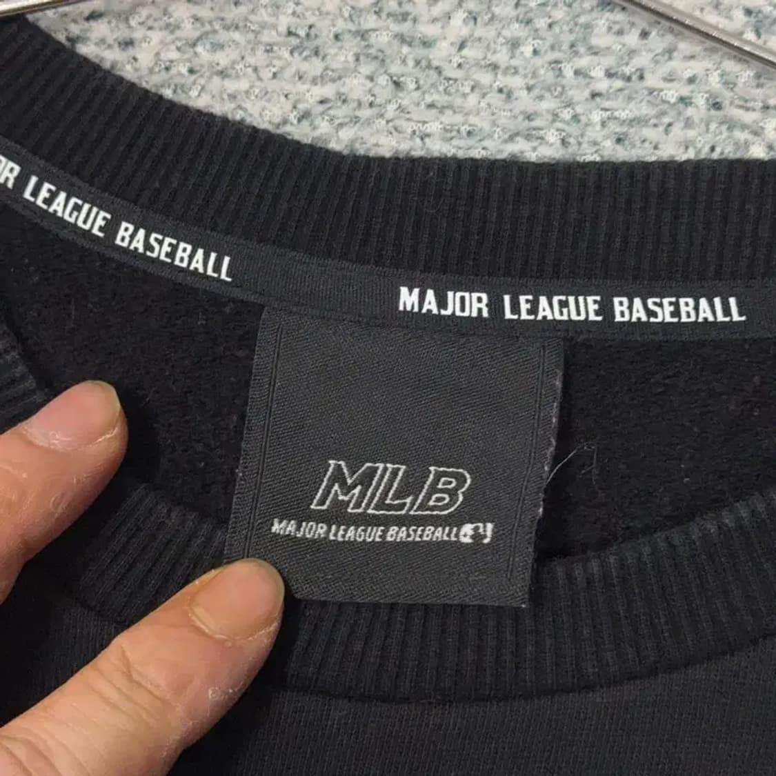 MLB 뉴욕양키즈 로고 블랙 맨투맨 L 상품이미지3