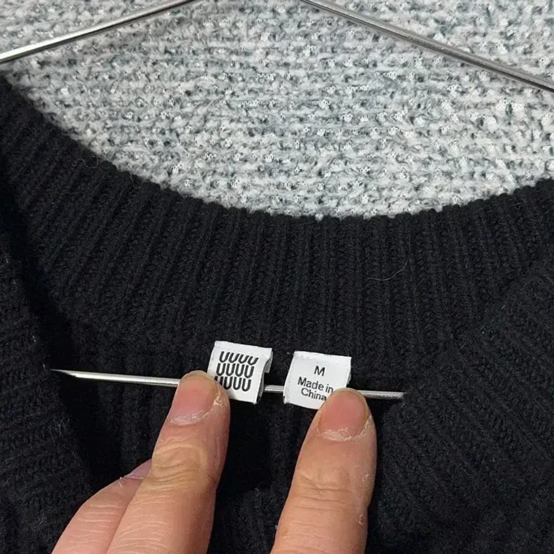 유니클로 블랙 크롭 니트 M 상품이미지3