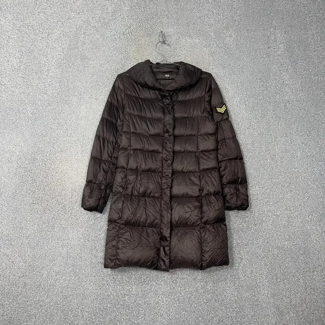 유니클로 패치 로고 브라운 롱 패딩 M 상품이미지1