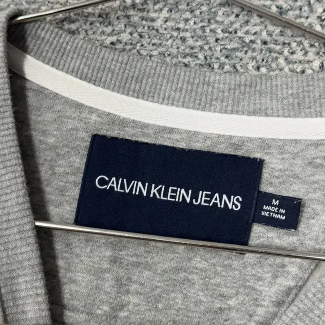 캘빈클라인 프린팅 라이트 그레이 맨투맨 M 상품이미지3