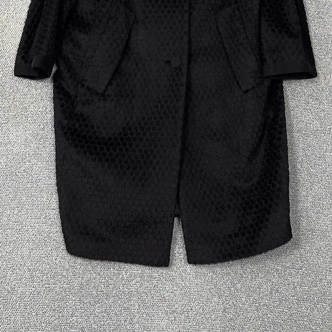 구호 블랙 여성 캐주얼 라마 클래식 코트 88-96-165 상품이미지4