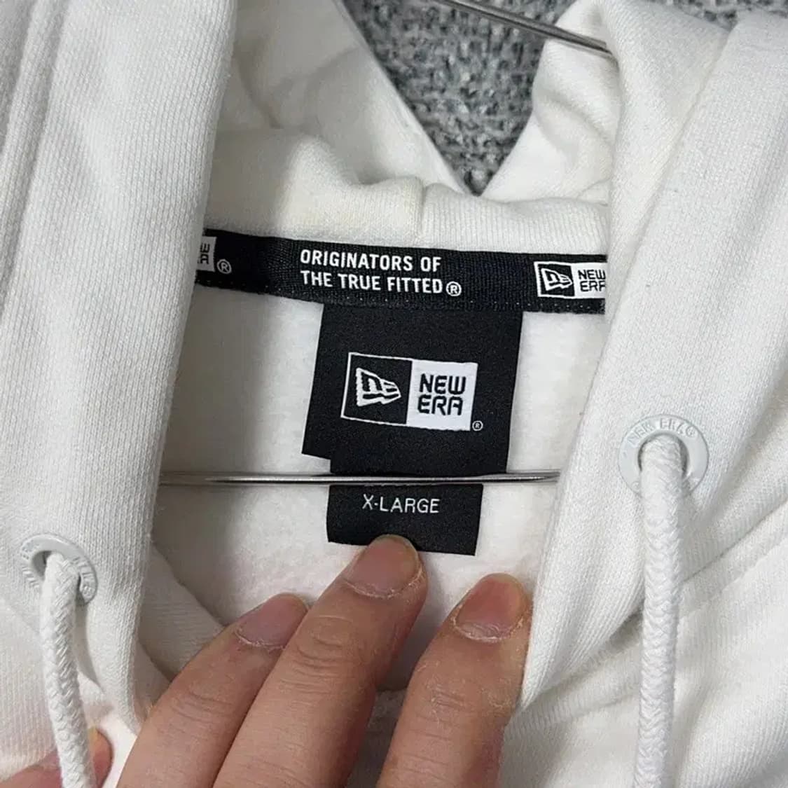 뉴에라 박스로고 프린팅 화이트 후드티 XL 상품이미지4