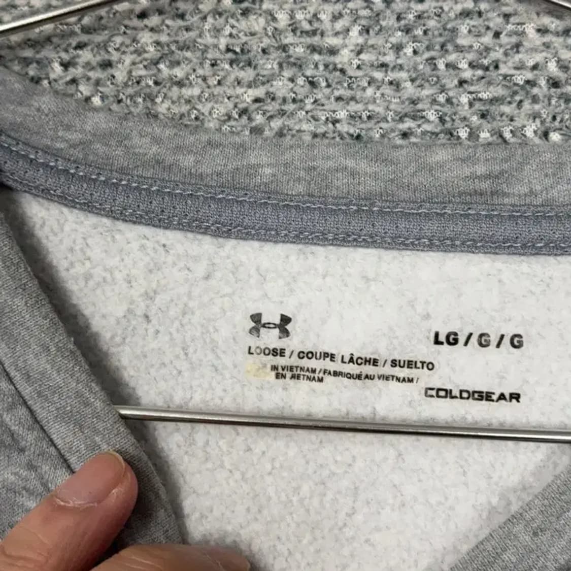 언더아머 로고 라이트 그레이 맨투맨 LG/G/G 상품이미지3