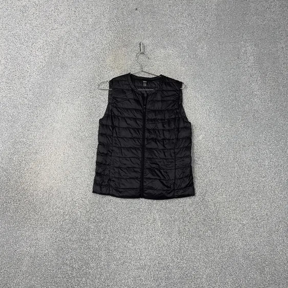유니클로 블랙 패딩 조끼 M 상품이미지1