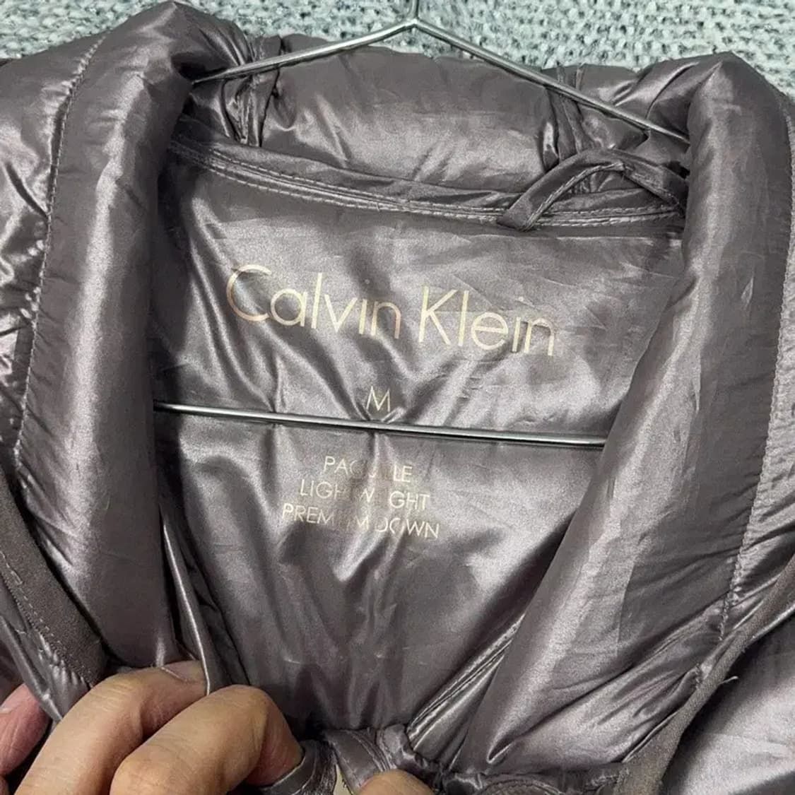 캘빈클라인 여성 빈티지 유광 덕다운 패딩 점퍼 M 상품이미지3