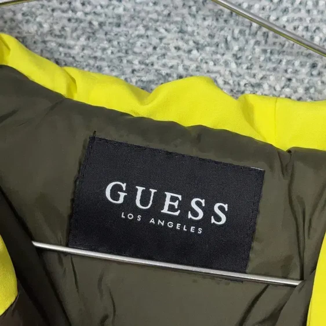 게스 여성 캐주얼 덕다운 카키 패딩 80-165 상품이미지3