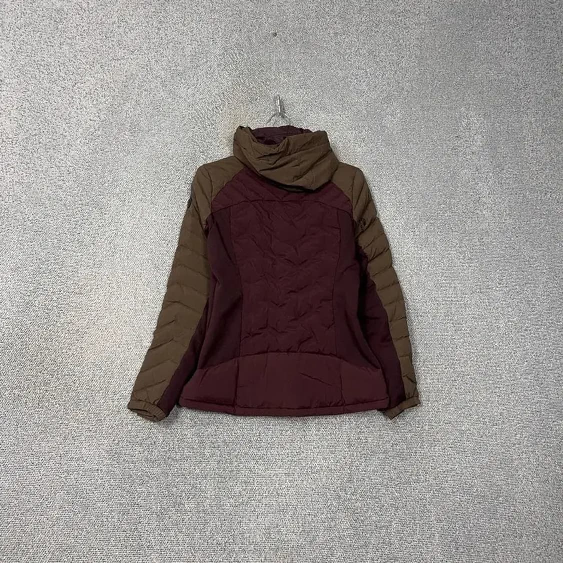 네파 버건디 로고 경량 패딩 점퍼 95 상품이미지2