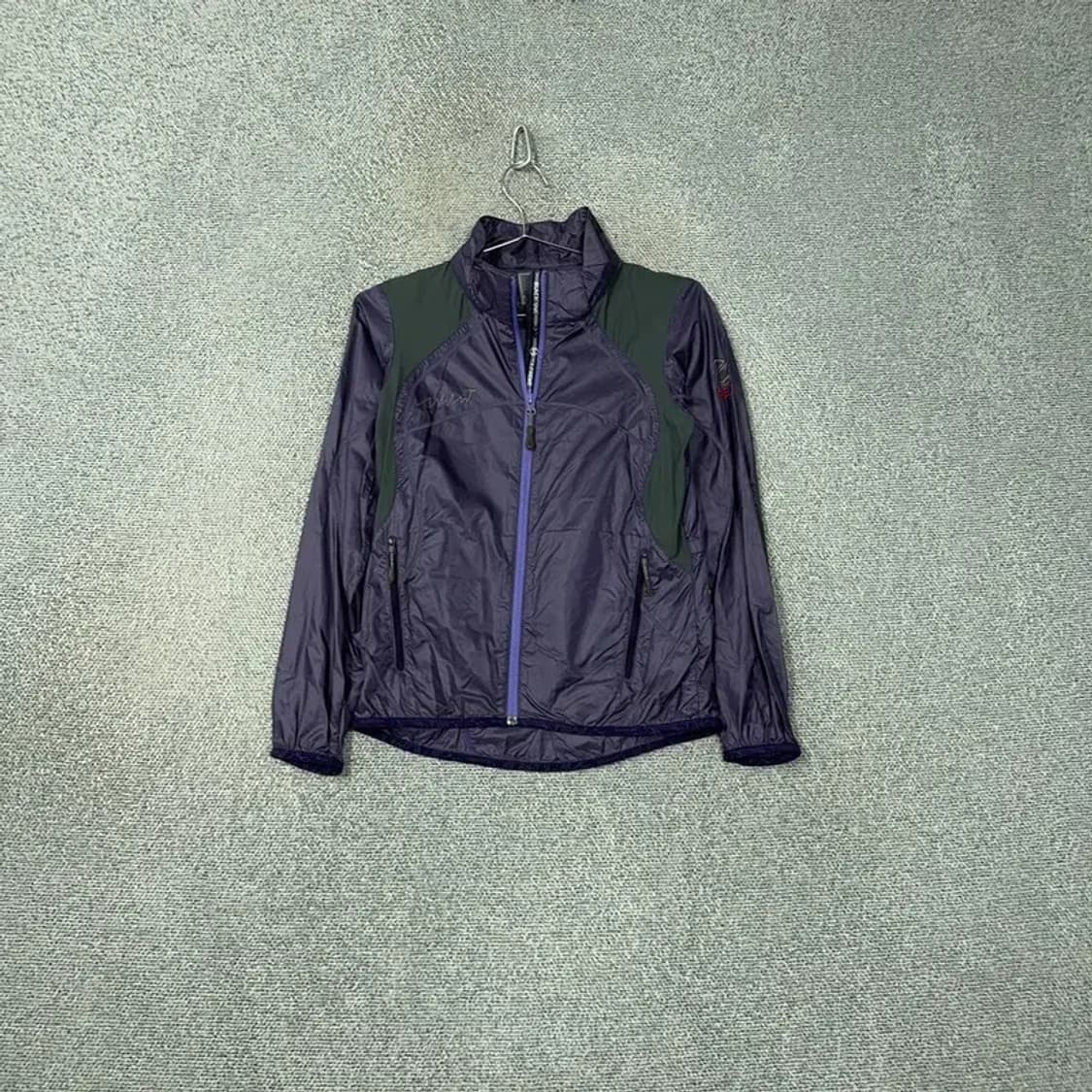 블랙야크 퍼플 프린팅 로고 기능성 바람막이 90 상품이미지1